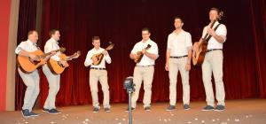 Prepletanje plesa in petja različnih kultur 1